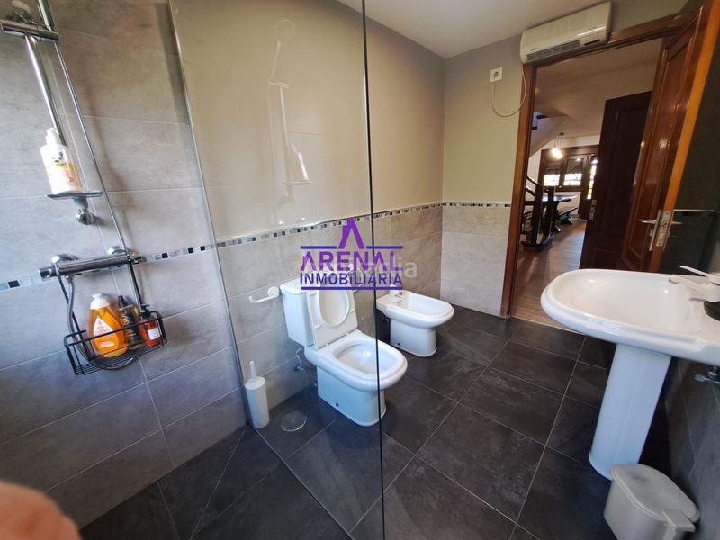 Foto fc1d6272-107c-419a-9600-c0a6583d6882. Casa amb aparcament a Pobra do Caramiñal (A)