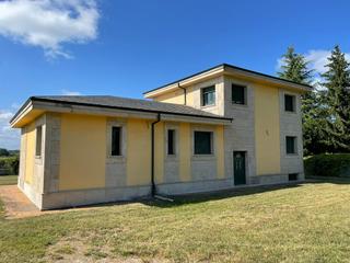 Chalet  N/a