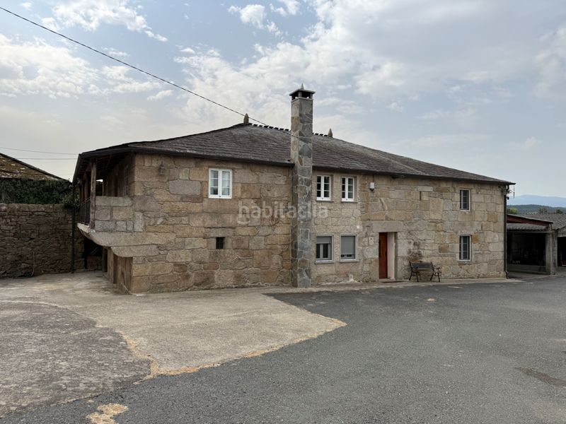 Foto 2addf088-4d47-4d01-b829-3385e3a5df4b. Maison avec parking dans Corgo (O)
