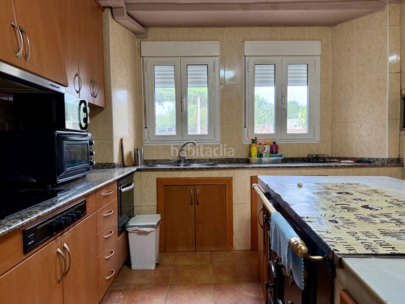 Foto 4b3870b1-ca1f-4c64-8f08-2dffb65d3a0b. Maison avec parking dans Corgo (O)