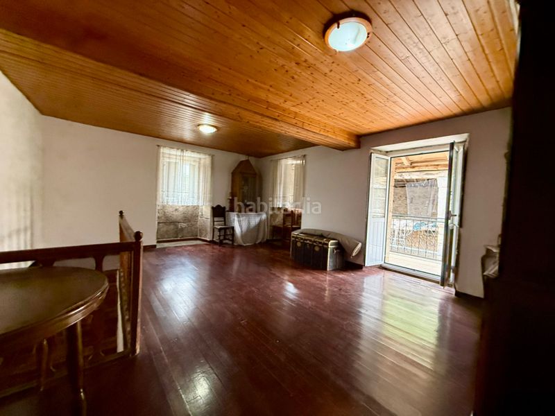 Foto 63cdaac6-6604-462c-a6d5-71d67bc5d347. Maison avec parking dans Corgo (O)