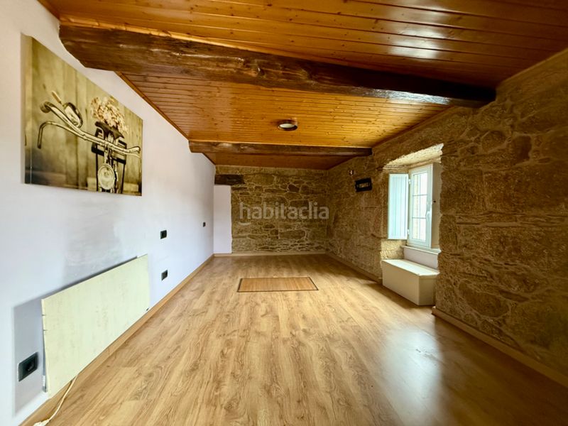 Foto 8bd1b4c9-6f26-44a1-b5a4-7e79aafe36ed. Maison avec parking dans Corgo (O)