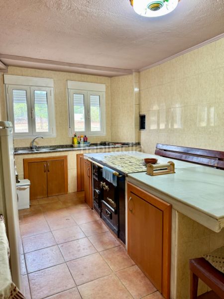 Foto e77917f5-821e-4f7d-90d4-01415a678e20. Maison avec parking dans Corgo (O)