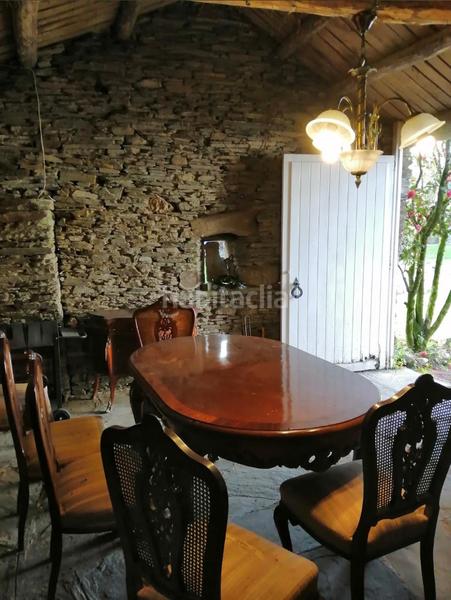 Foto b4cb2343-7726-43f0-a1f2-7e14a320f859. Casale con camino parcheggio piscina in Outeiro de Rei