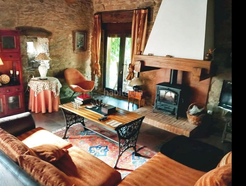 Foto b3a140b8-8579-4616-b645-66a41d8c1569. Maison avec cheminée parking dans Begonte