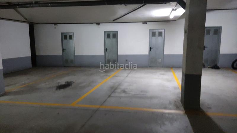 Foto 43ba20b5-1566-448b-94e5-e44e2629148c. Car parking in Bertamirans Ames