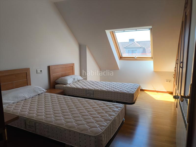 Foto b70c8d8e-ba02-403d-b372-1170ac6515d9. Ático en avenida da peregrina 2 piso en venta en 2 dormitorios Bertamirans en Ames