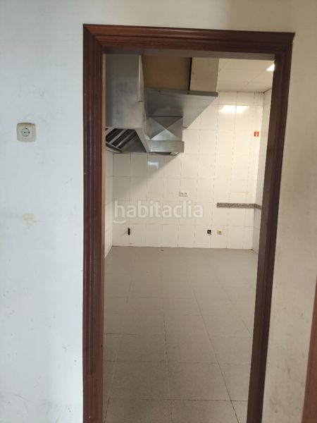 Foto 091506d0-c3b2-4d1d-8b0a-f2d23b6f929d. Local commercial dans avenida da maía 84 dans Bertamirans Ames