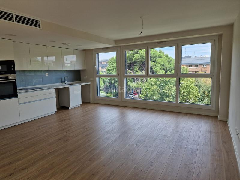 Foto e0eb8148-e0fb-446c-a97e-463f2df4c6e6. Attico con piscina in San Juan Bautista Madrid