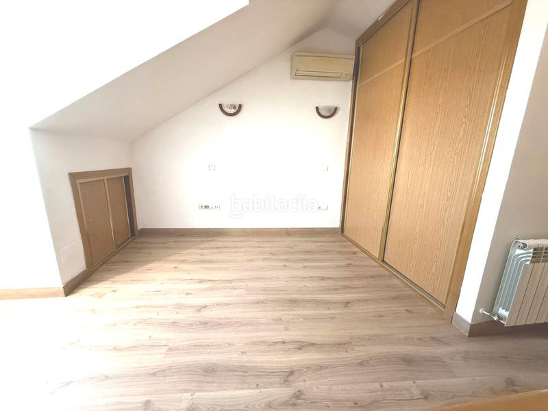 Foto 372fed2a-999e-45ac-8e5c-06f59dcefb91. Duplex with heating in Valleaguado-La Cañada Coslada