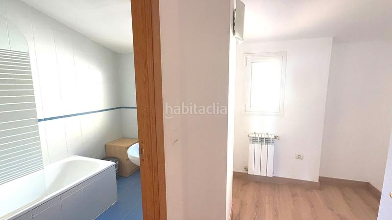 Foto 60d6f330-f432-4b10-a7b0-3bcf8b8291da. Duplex with heating in Valleaguado-La Cañada Coslada