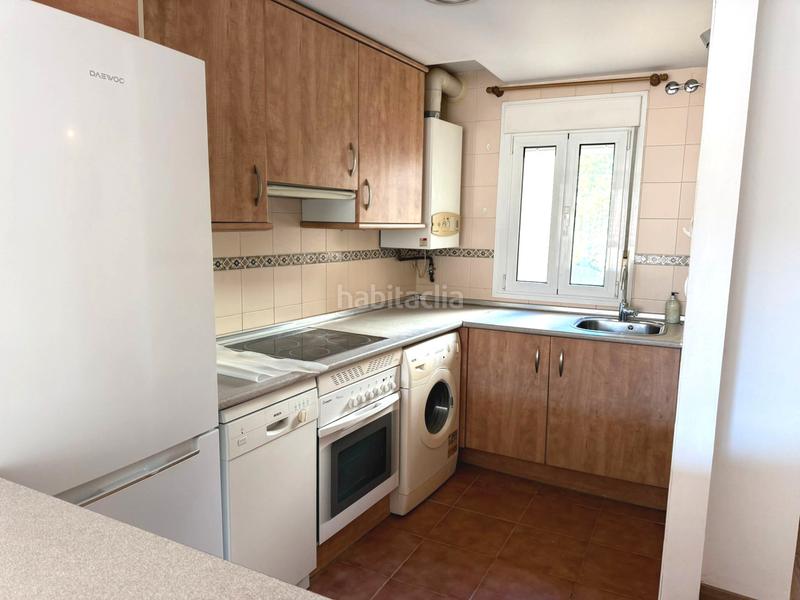 Foto eafa76f9-cd50-41b1-a65b-f78b94278096. Duplex with heating in Valleaguado-La Cañada Coslada