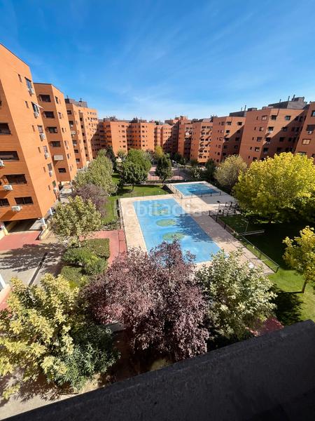 Foto 2574e14d-ac9f-4a01-aace-1f673f526687. Pis amb calefacció aparcament piscina a Valdebernardo-Valderribas Madrid