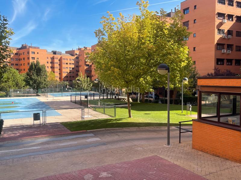 Foto 3ece0c6d-edf3-4bbd-b563-23f2c465963d. Pis amb calefacció aparcament piscina a Valdebernardo-Valderribas Madrid