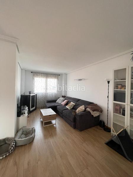 Foto 071ed99a-c5c5-42ac-ab20-2ba9e47fea88. Penthouse with fireplace heating parking pool in Simancas Madrid