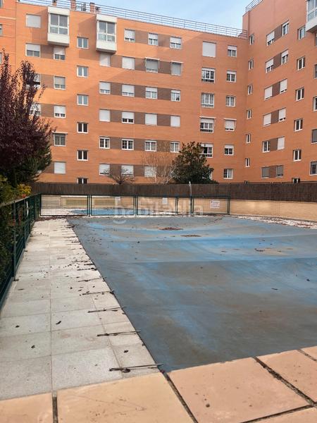 Foto 8039df3d-a060-4f72-a70e-43bd10d6fc2f. Penthouse with fireplace heating parking pool in Simancas Madrid