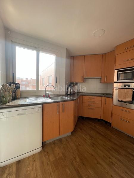 Foto 82be6872-0a04-41ec-97e8-9a632a266da2. Penthouse with fireplace heating parking pool in Simancas Madrid