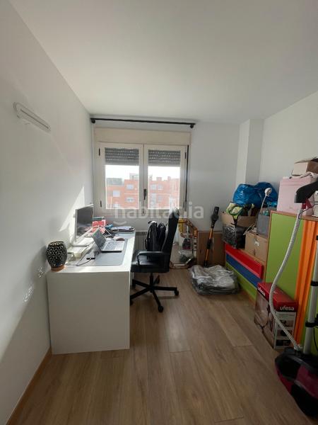 Foto b9fbda0f-8252-474e-a907-6255793040bd. Penthouse with fireplace heating parking pool in Simancas Madrid