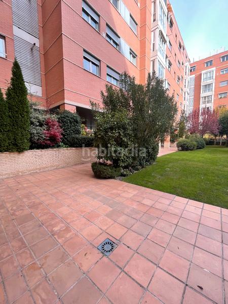 Foto ccbbfef7-bd2f-4510-b271-43a25684ff7d. Penthouse with fireplace heating parking pool in Simancas Madrid