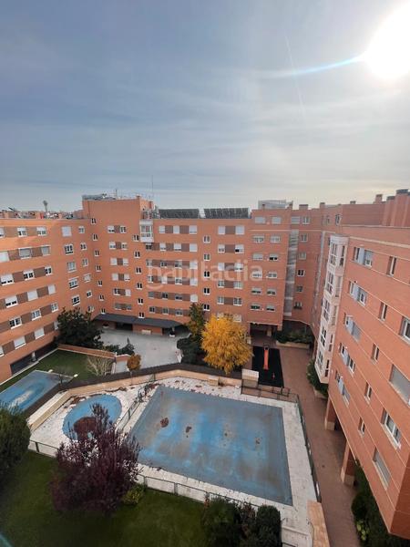 Foto d2fa48f9-184c-4291-a147-86d0f09a4c2c. Penthouse with fireplace heating parking pool in Simancas Madrid