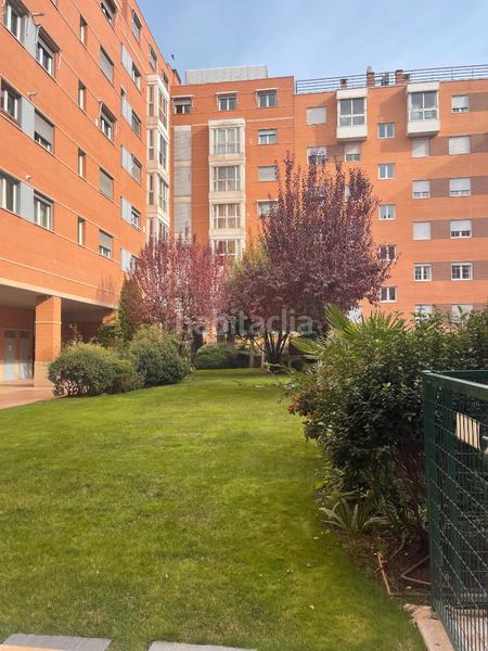 Foto fc267f04-3f6e-4597-9dae-b0988a9ef2a8. Penthouse with fireplace heating parking pool in Simancas Madrid