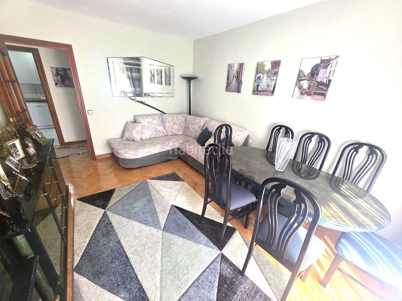 Foto 54f2f9d9-645f-44e8-9b73-a362613f9ba7. Flat with heating in Los Rosales Madrid