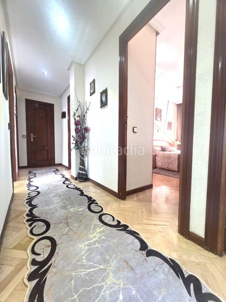 Foto 75d22cb1-13e6-4004-a304-4c2608b81cf9. Flat with heating in Los Rosales Madrid