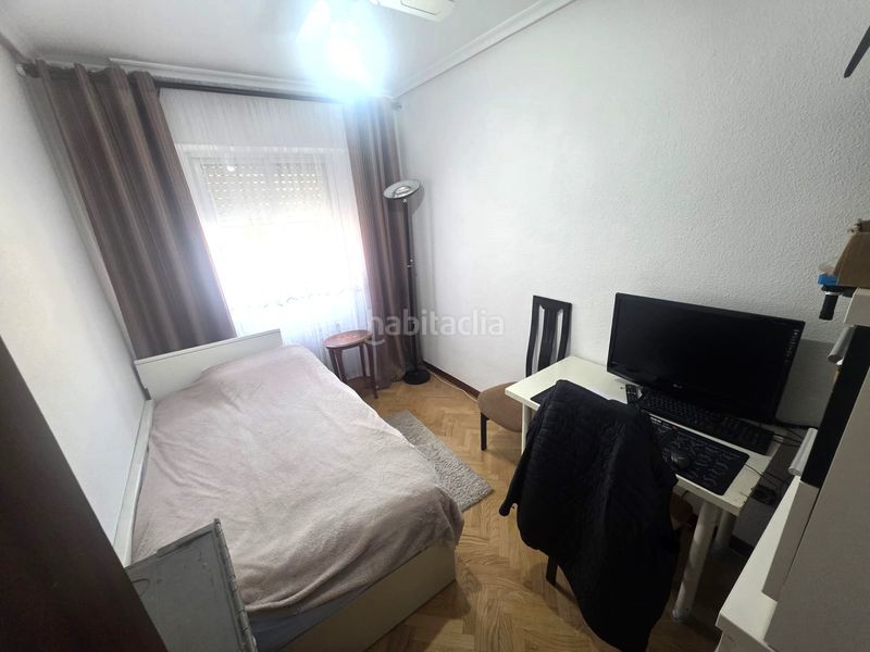 Foto c50b99e2-97cf-4980-a58e-f929b0571abb. Flat with heating in Los Rosales Madrid