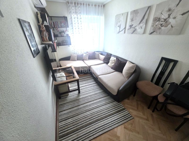 Foto dd89052e-6612-4b41-bc3b-81e7af6e8607. Flat with heating in Los Rosales Madrid