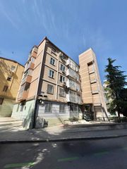 Etagenwohnung  Calle de san magín. Bastia inmobiliaria presenta una excelente oportunidad en usera,