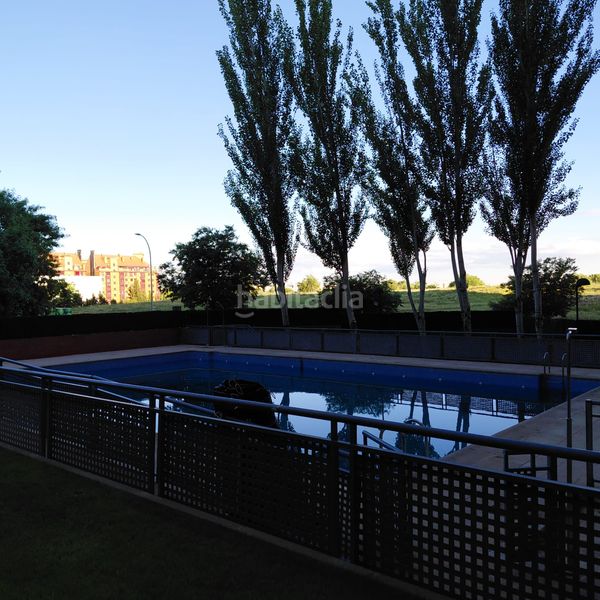 Foto 2905e208-d644-4bb4-87c7-6ec3f995979d. Pis amb calefacció piscina a Orcasitas Madrid