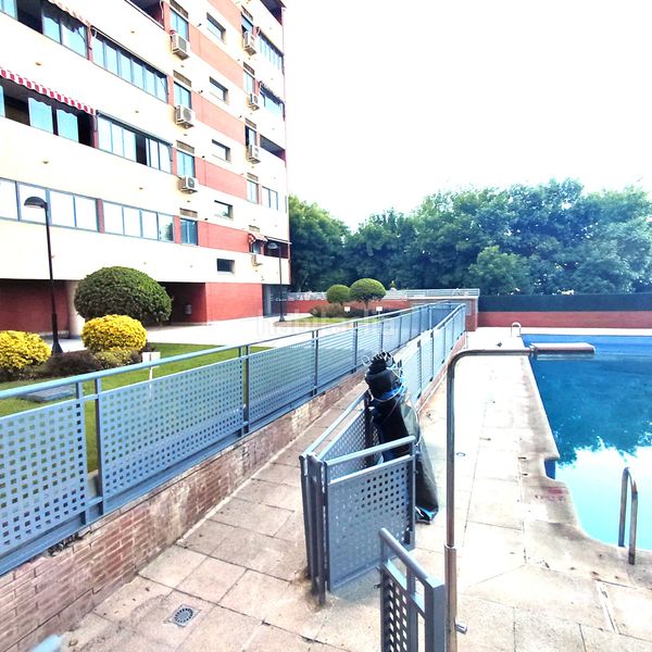 Foto 9002c946-1597-44a4-b3be-67c675e1a61a. Pis amb calefacció piscina a Orcasitas Madrid