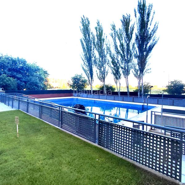 Foto f14add43-93e3-4ecd-b529-d9865a260fdd. Pis amb calefacció piscina a Orcasitas Madrid