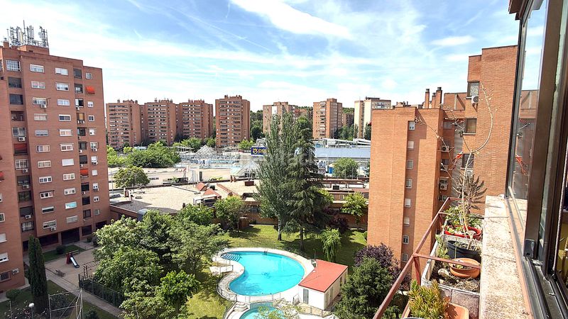 Foto f153cc63-c5f3-42ae-bb84-29bebd87acd1. Pis amb calefacció aparcament piscina a Valleaguado-La Cañada Coslada