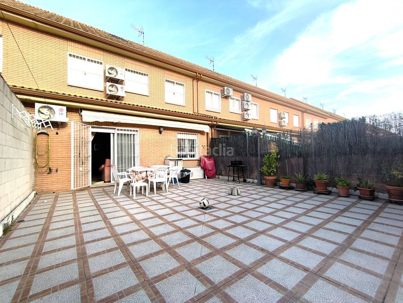 Foto 0eb50692-af3a-4d5f-89a0-356c3211ffd5. Casa adossada amb calefacció aparcament a Yuncos