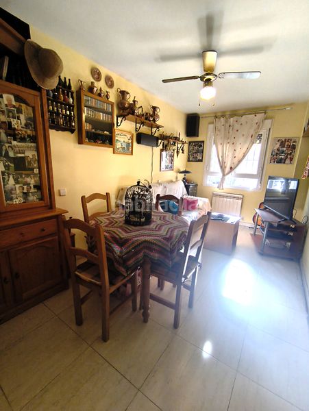 Foto 905abd48-42a4-43b6-9d83-cdcea10446e2. Casa adossada amb calefacció aparcament a Yuncos