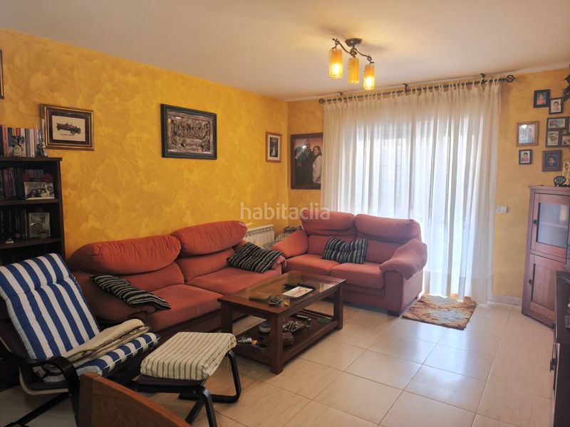 Foto e2a628fa-e20e-4329-aa3d-2cfd17eaf221. Casa adossada amb calefacció aparcament a Yuncos
