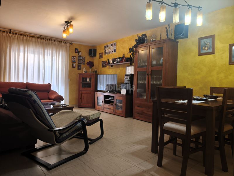 Foto f1efda83-51ae-4b6c-9395-c039e78c5f3a. Casa adossada amb calefacció aparcament a Yuncos