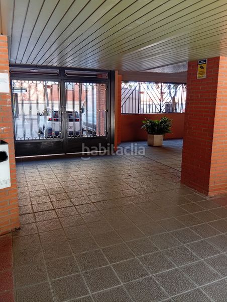 Foto e3af51af-b34a-4cb7-815d-0a531481b9f6. Pis amb calefacció aparcament a Palomeras Bajas Madrid