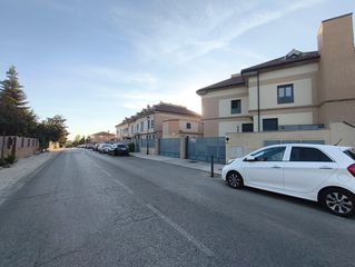 Zweistöckige Wohnung in Calle Madrid