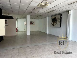 Lloguer Local Comercial a Es Rafal Vell. Local con sótano y vivienda en zona privilegiada de palma