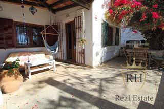 House  Cala gamba. Casa independiente con piscina en pleno paseo de cala gamba moli