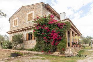 Country house  Finca ses oliveres. Espectacular finca rústica con licencia turistica
