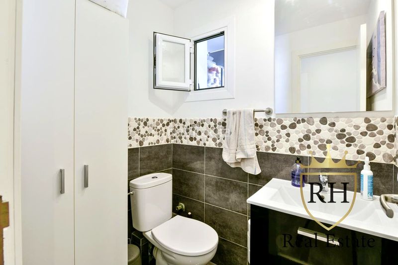 Foto 68f40d14-80a4-4b6e-ad91-e1c9ff190d88. Apartament a S´Arenal Palma de Mallorca