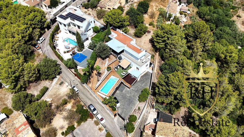 Foto 23ab678b-6e7c-4890-ad23-dab3430dc7da. Casa amb calefacció aparcament piscina a Gènova Palma de Mallorca
