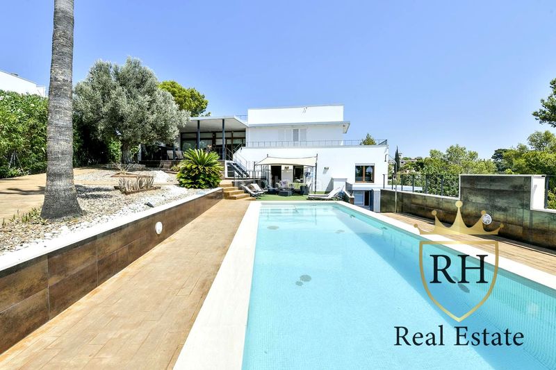 Foto 5c5a1005-c8b3-49e2-ab4a-82be96ddcc31. Casa amb calefacció aparcament piscina a Gènova Palma de Mallorca