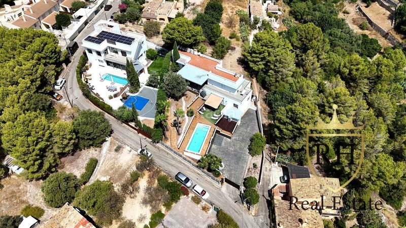 Foto cc3cde25-25f5-46c9-a2cd-413b8d527364. Casa amb calefacció aparcament piscina a Gènova Palma de Mallorca