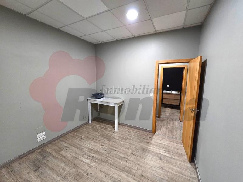 Foto 0b342b2a-5d87-44db-8dd2-f588d94dd3eb. Alquiler local comercial  en rúa san roque en Lugo