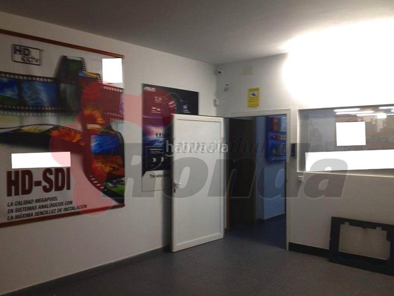 Foto a7d4e6b2-b7ad-4764-bb51-e847a961265f. Geschäftsraum in A Milagrosa Lugo