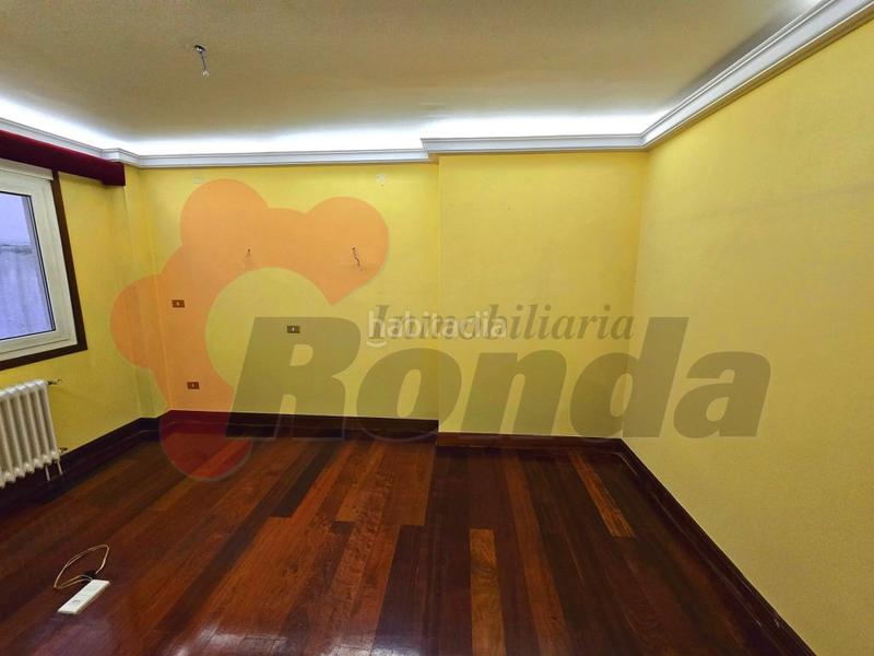 Foto c30ef6b8-4b1d-4e76-8be8-86bb1abb990d. Piso  en ronda da muralla en Paradai Lugo